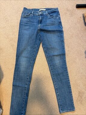 Levi's Women's Skinny Jeans - Medium Blue Wash